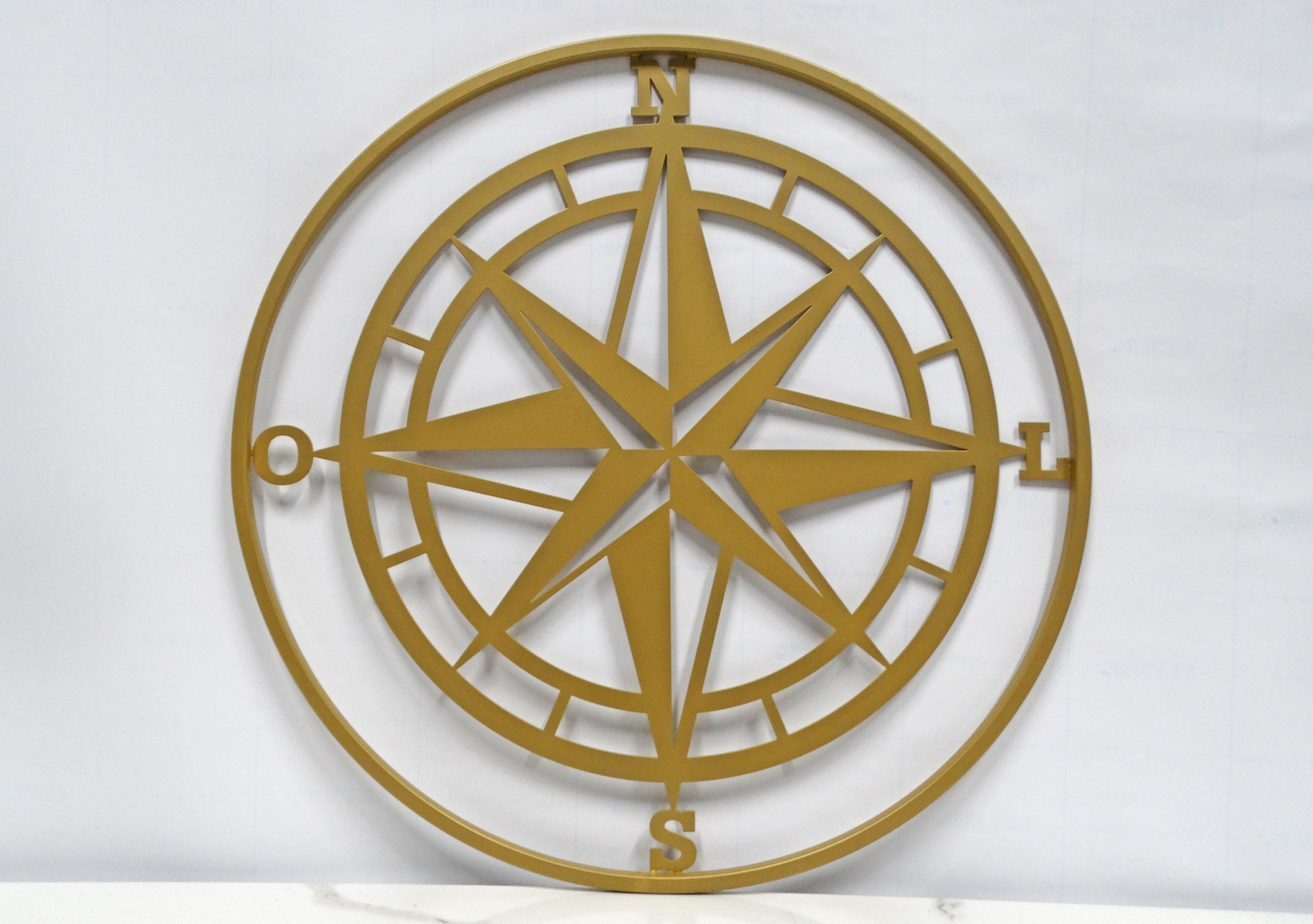 Quadro Metal Bússola Pronta Entrega Dourado Decoração de Parede Design Moderno Rosa dos Ventos Originalidade Arte de Alta Qualidade Arte Contemporânea Elegância Durabilidade Quadros Decorativos para Sala Quarto Escritório Moderno