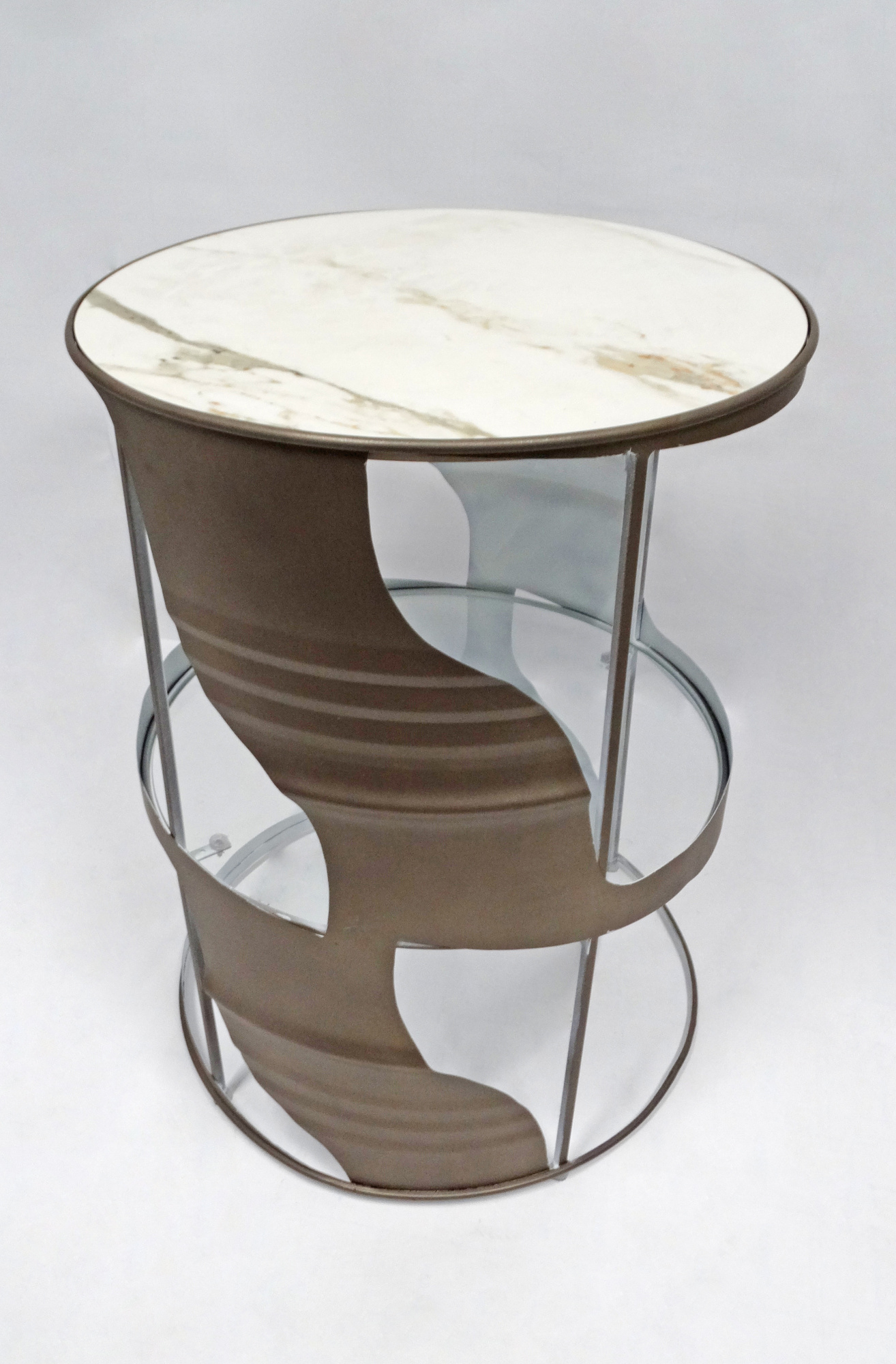 Mesa Lateral Bar Oslo2 Móveis para Bar Decoração Industrial  Ambiente Contemporâneo Originalidade